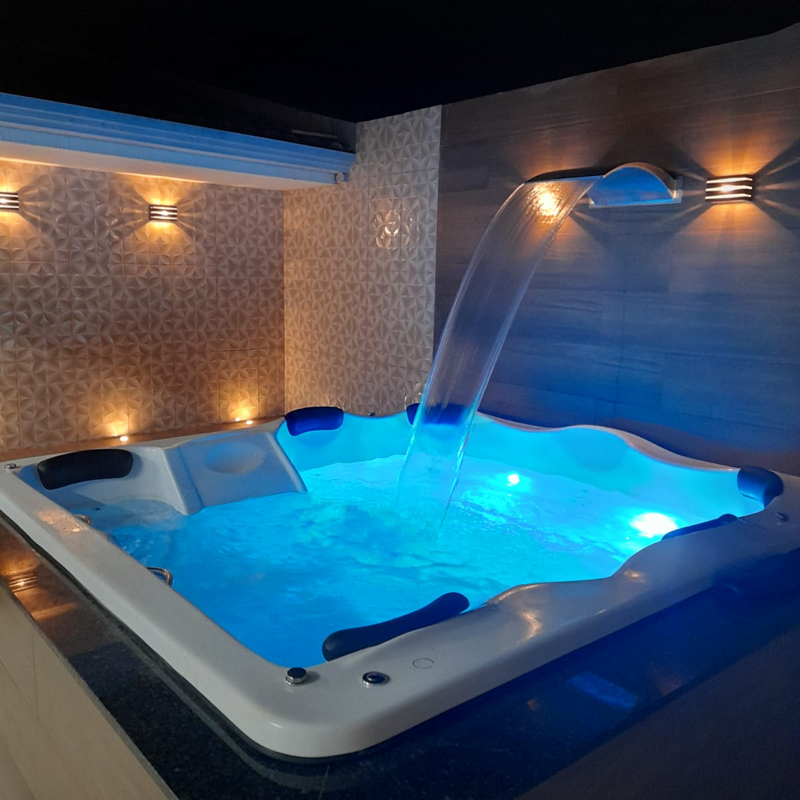 Banheira spa grande com hidro completo Aquecedor + led para 7 pessoas