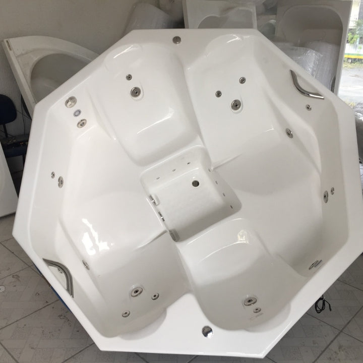 Spa 4 Lugares 1.84 x 1.84 Com Aquecedor e Cromoterapia