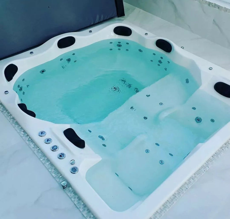 Spa 7 Lugares 2.40 x 2.20 Com Aquecedor e Cromoterapia